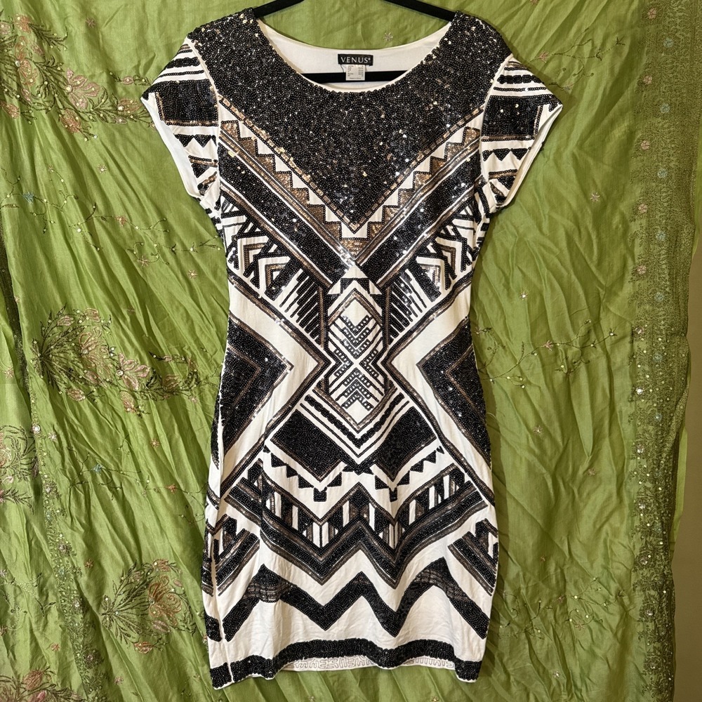 Sequin Dress Aztec Style White Black Gold Sheath Women's Size Medium NWOT